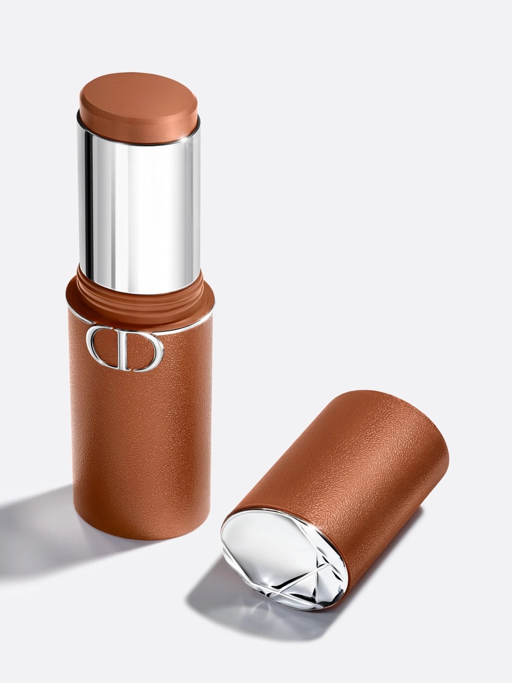Dior Dior Forever Skin Bronze: 02 Soft Fair